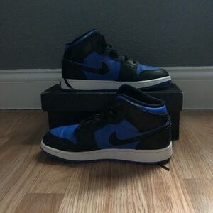 Air Jordan 1 Mid (GS) Royal Blue and Black